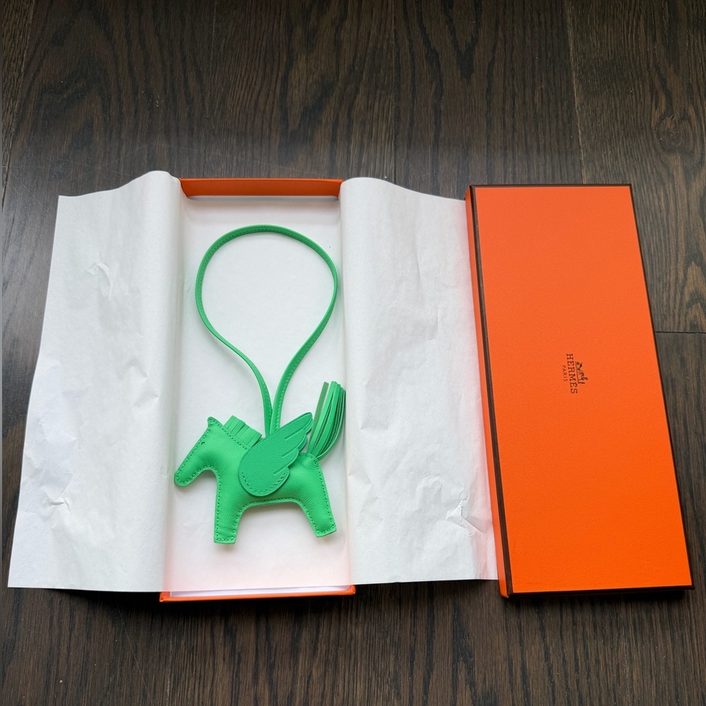 BNIB Hermes Pegasus Bag Charm Vert Comics